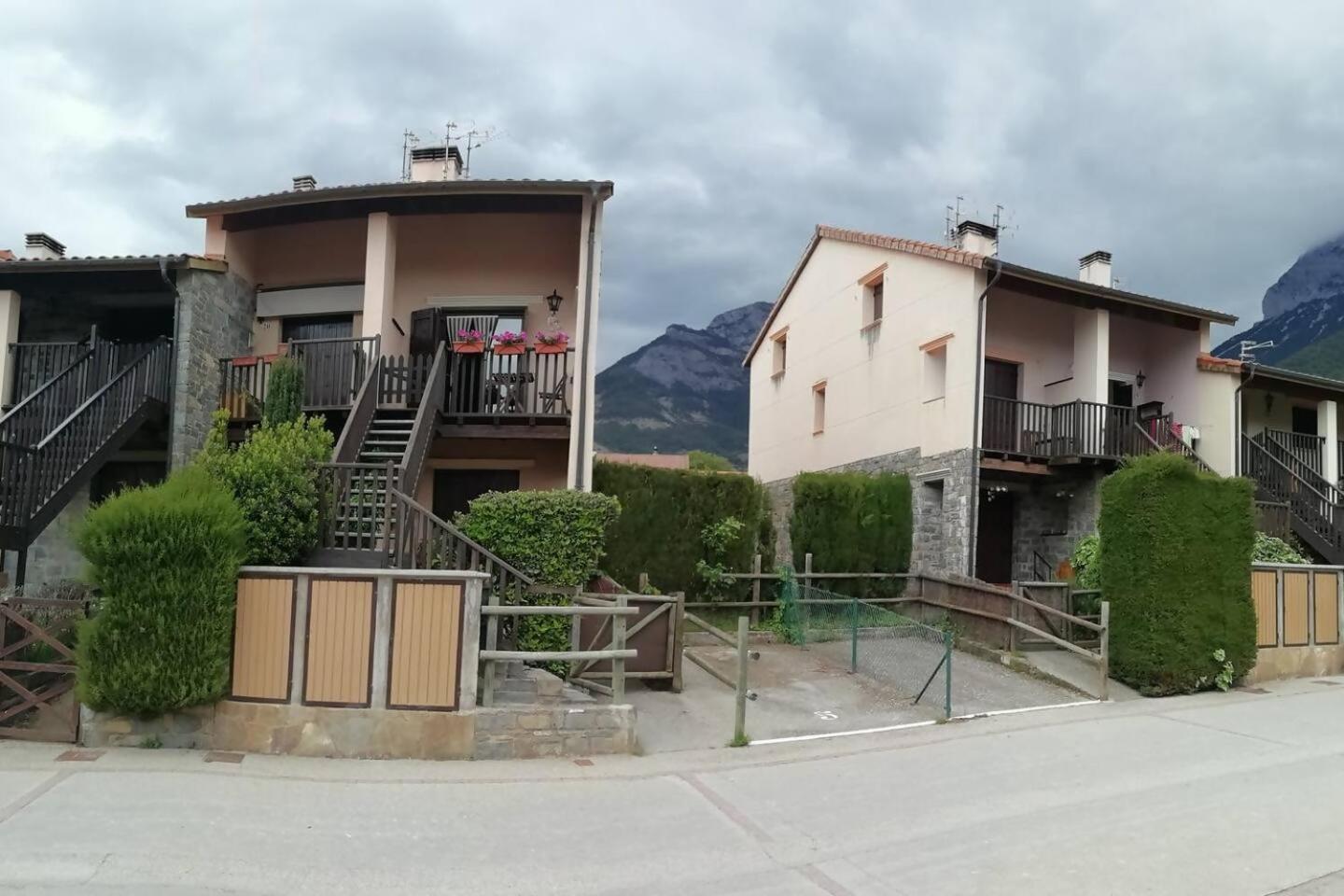 Duplex La Valle Ordesaainsa Laspuña Eksteriør bilde